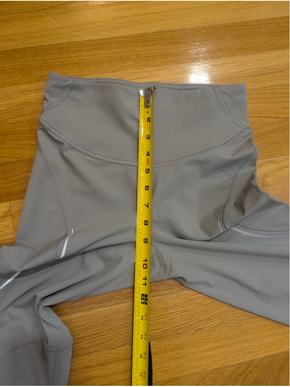 Lululemon Base Pace High-Rise Reflective Tight Legging Size 6 Gull Grey - Picture 9 of 10